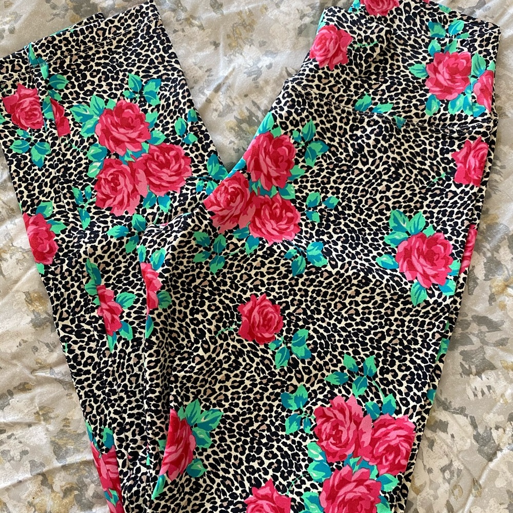 Liquido Brazilian high waist leopard/rose leggings